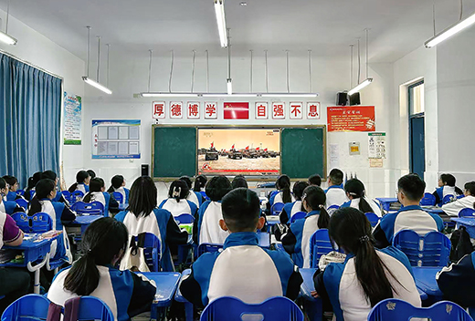 我縣社會各界人士收看紀(jì)念中國人民抗日戰(zhàn)爭暨世界反法西斯戰(zhàn)爭勝利80周年大會直播