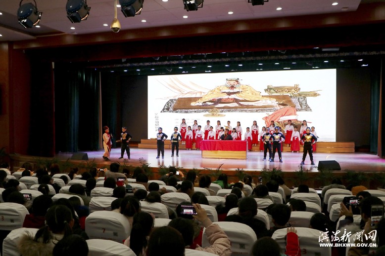 縣實(shí)驗(yàn)小學(xué)新建南路校區(qū)舉辦“和孩子一起吟、誦、唱”系列活動