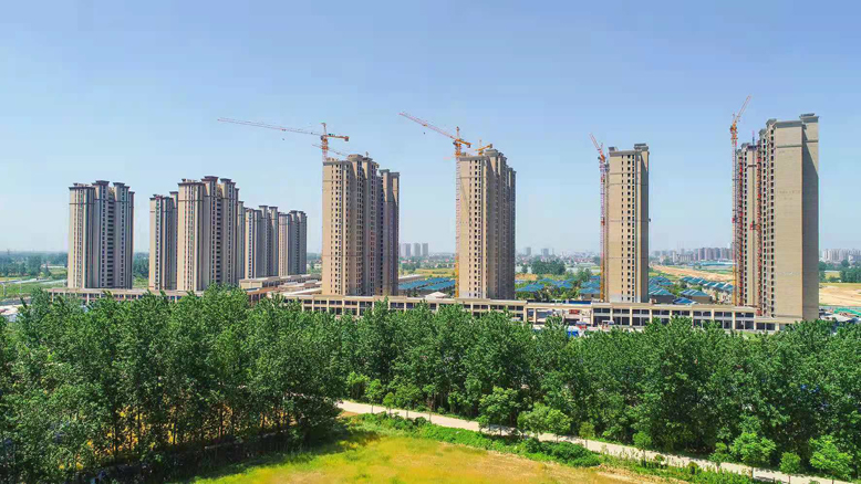 正在建設中的御景花園小區(qū)